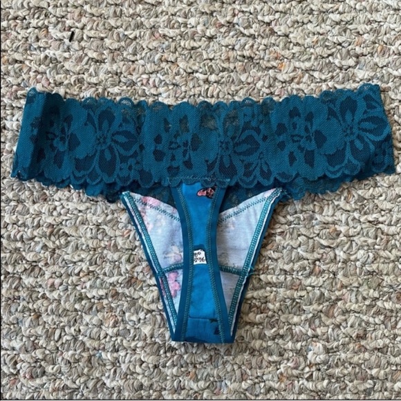 FINAL SALE! Victoria’s Secret lace waist cotton thong panties - Picture 3 of 7